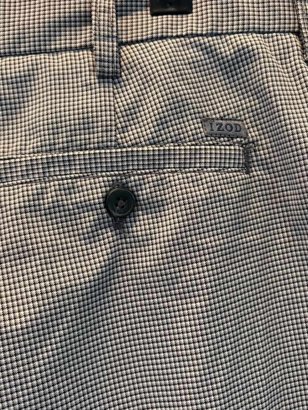 Izod Men's Micro-Check Flat Front Shorts in Brown and white - Picture 4 of 6